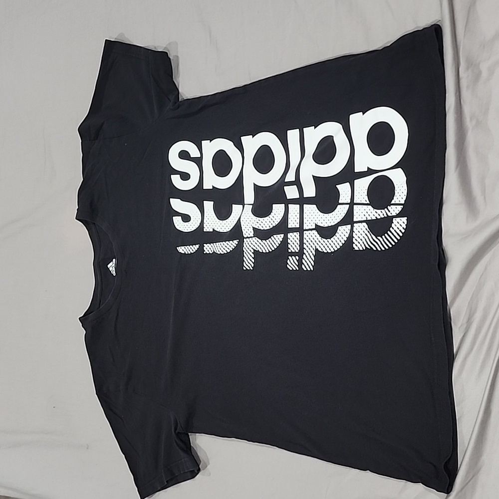 Boy Adidas black shirt XL 18-20